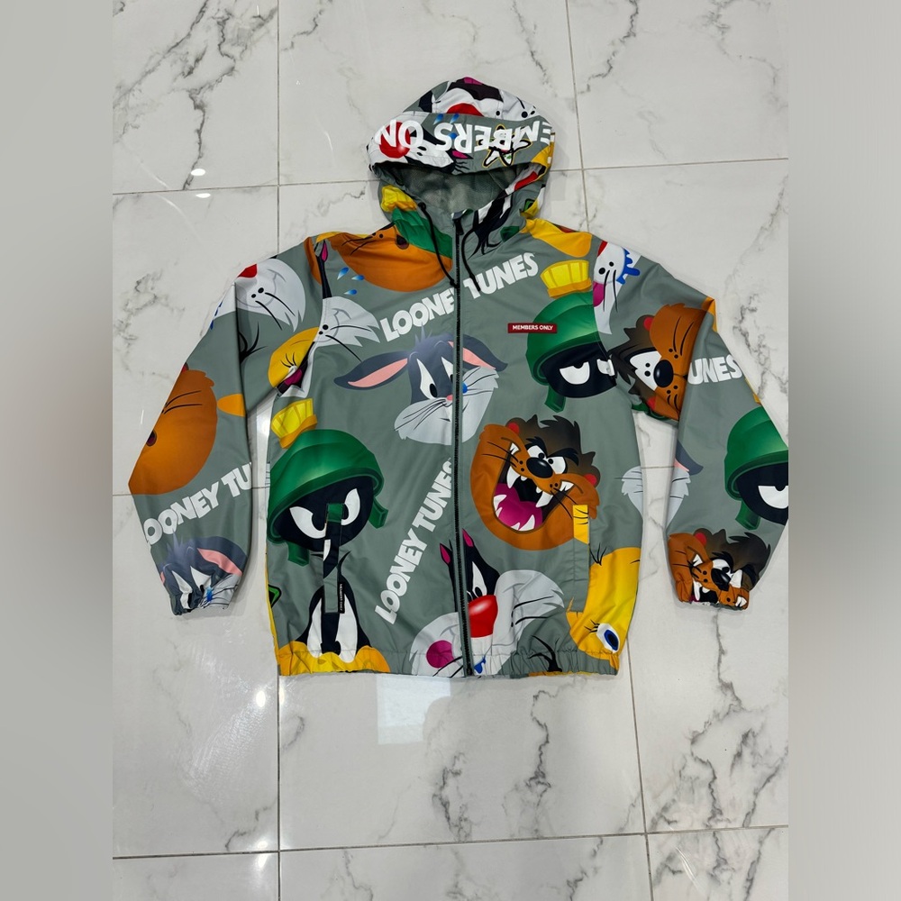 Members only Looney Tunes bomber men’s jacket size Medium